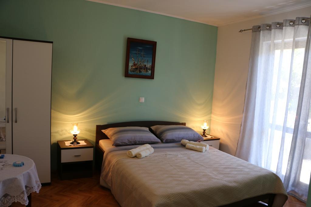 Apartments Milatic Jelsa  Bagian luar foto